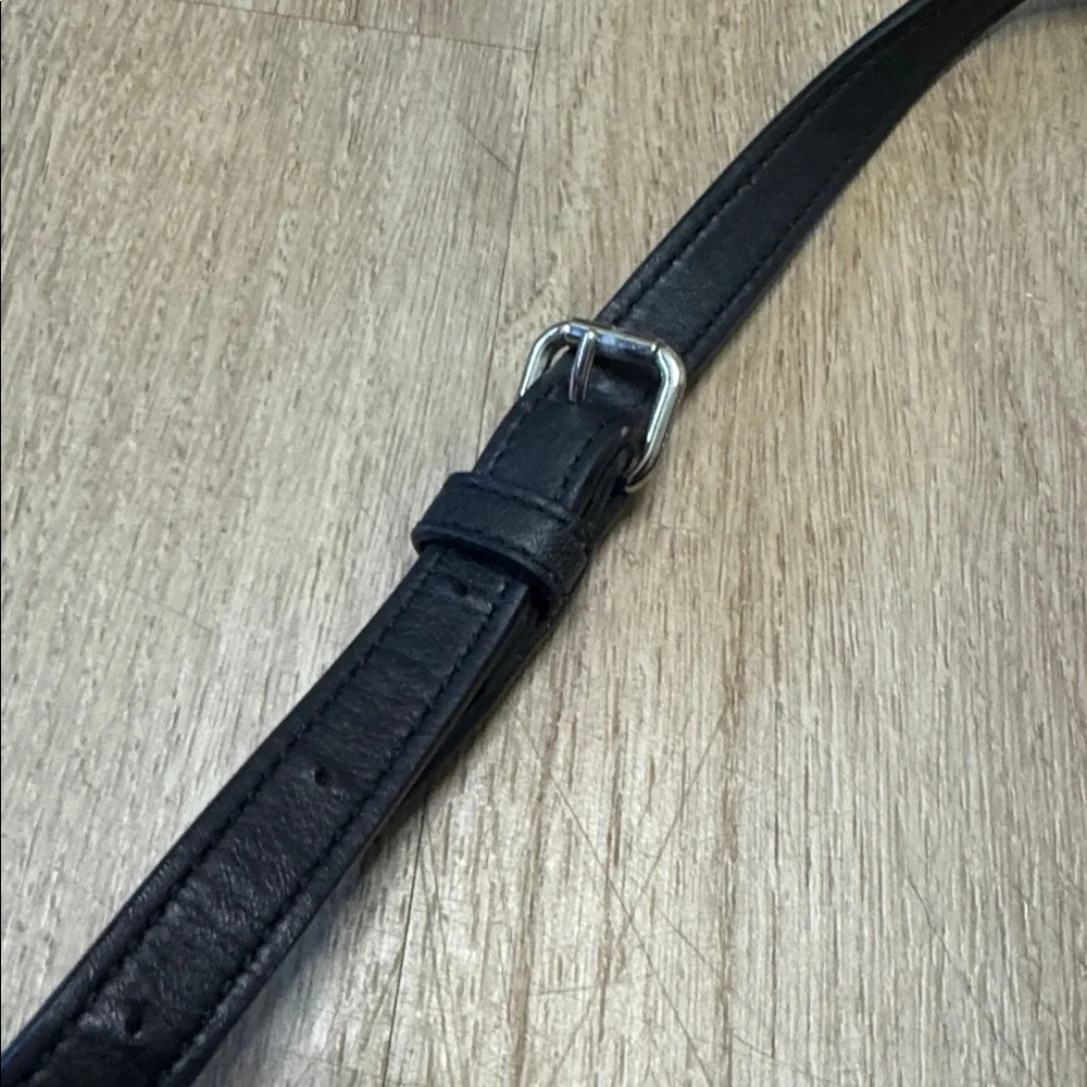 Coach Black Signature purse in good condition - Picture 6 of 8